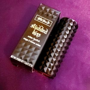 Kat Von D  studded kiss Motorhead Lipstick